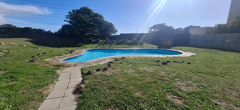 2 Bedroom Property for Sale in Goodwood Central Western Cape